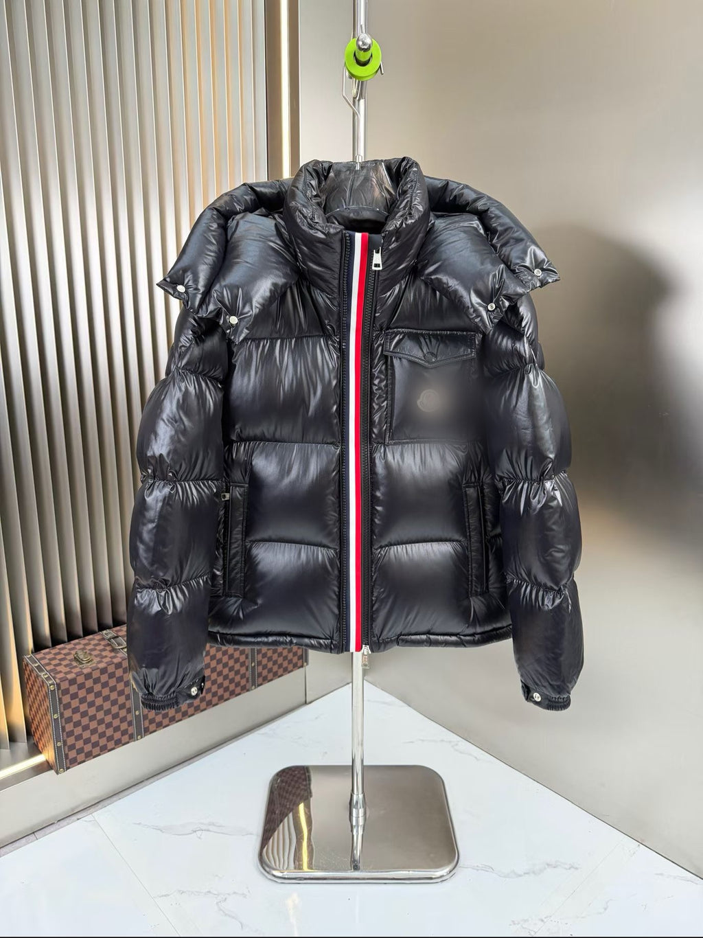 Men’s Rainbow Stripe Glossy Puffer Jacket – 2026 Winter Collection