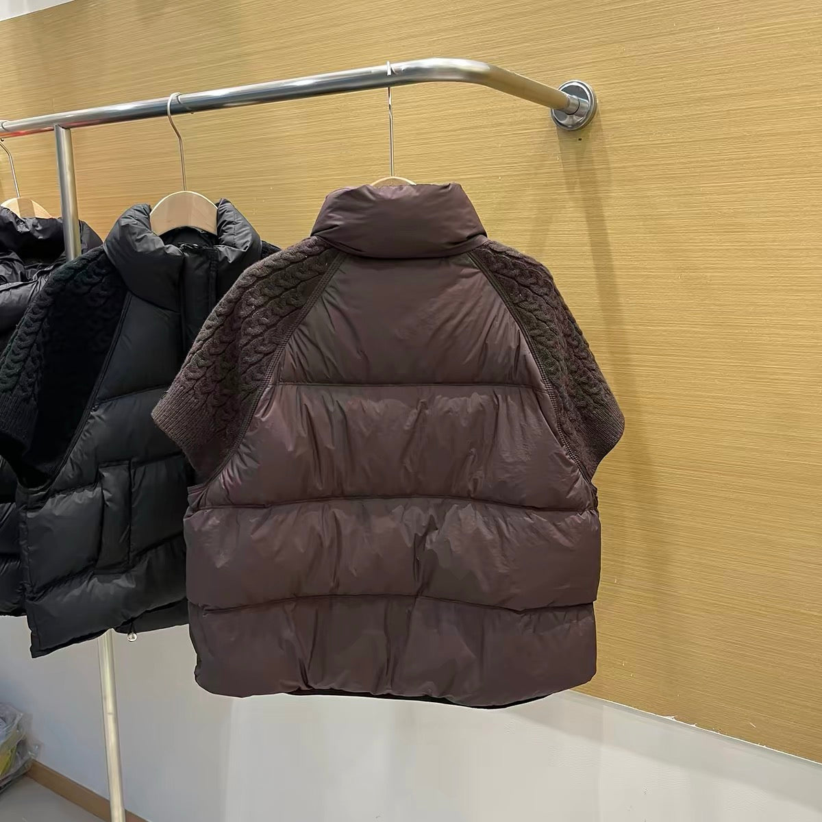 2026 Women’s Short Puffer Vest with Knit Sleeves
