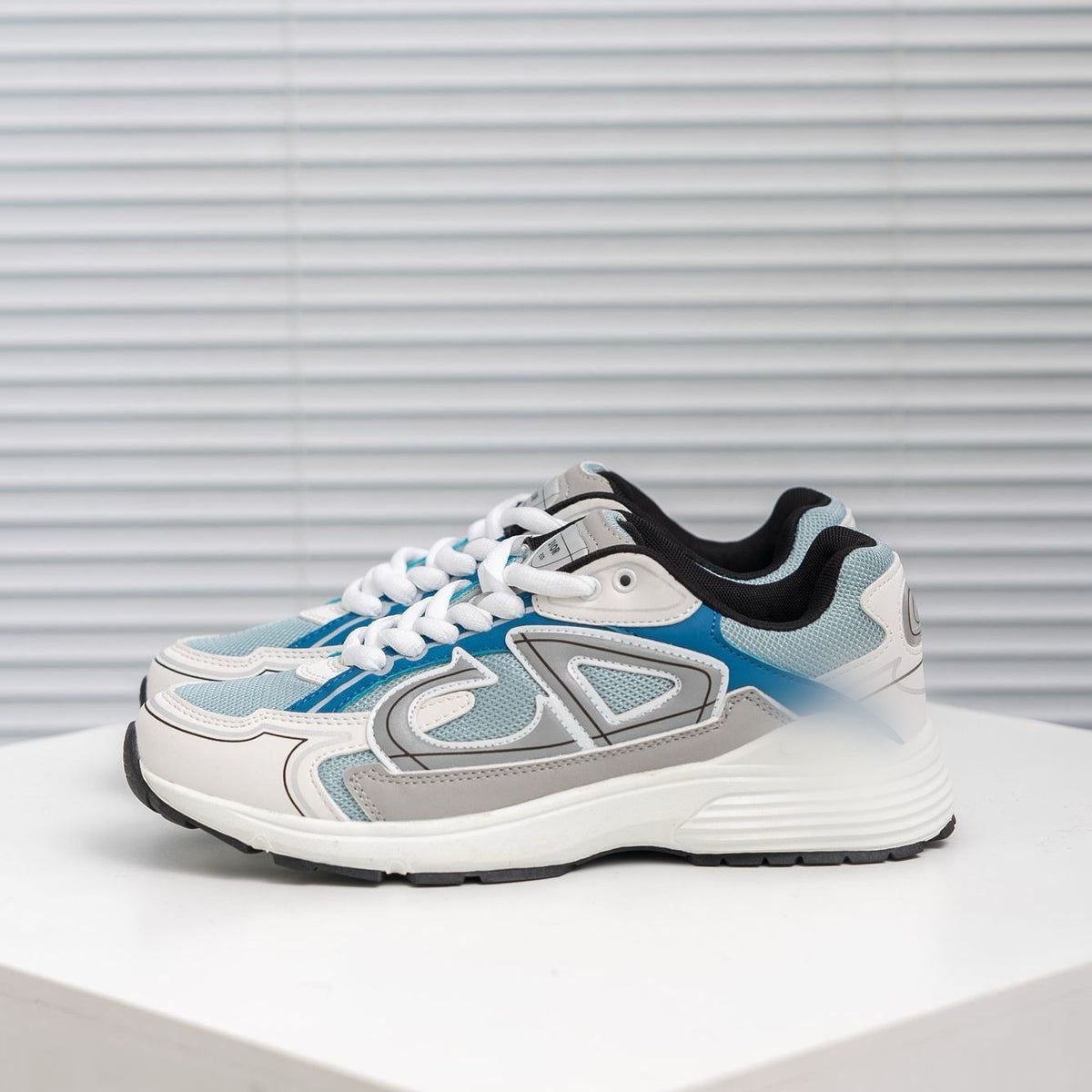 B30 Reflective Mesh Sneakers – Casual Outdoor Sport Shoes